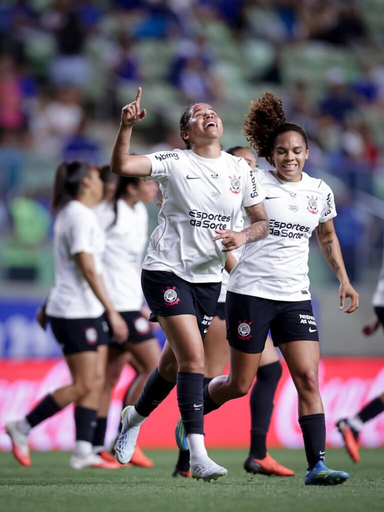 Vic Albuquerque encosta em Jhonson e atualiza ranking de artilharia das Brabas em 2026